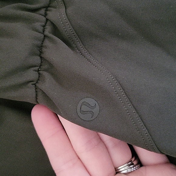 Lululemon Stretch High-Rise Jogger Pant Dark Olive Style W5DQDS Size 2 - Picture 8 of 11